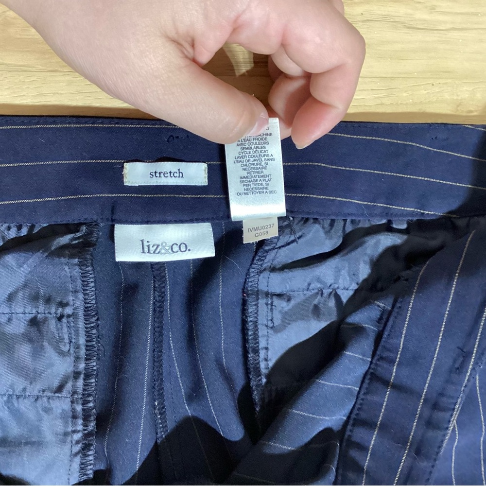 Liz & Co. Stretch Navy Pinstripe Dress Pants Size 18 - Picture 6 of 8